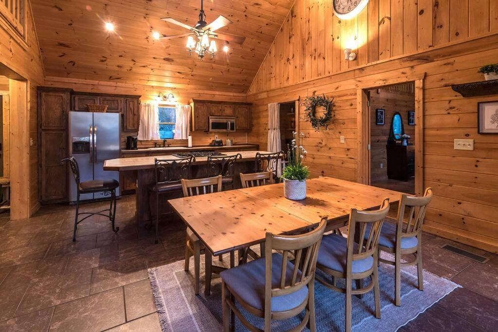 אלייז'ה Private Creekside Cabin+Hot Tub,Pool Table, & Pets מראה חיצוני תמונה