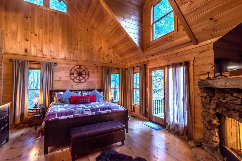 אלייז'ה Private Creekside Cabin+Hot Tub,Pool Table, & Pets מראה חיצוני תמונה