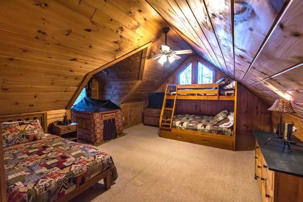 אלייז'ה Private Creekside Cabin+Hot Tub,Pool Table, & Pets מראה חיצוני תמונה