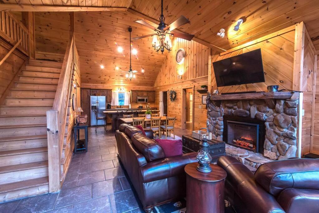 אלייז'ה Private Creekside Cabin+Hot Tub,Pool Table, & Pets מראה חיצוני תמונה
