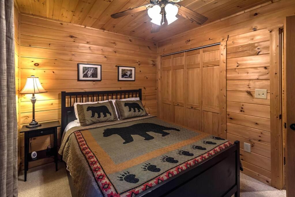 אלייז'ה Private Creekside Cabin+Hot Tub,Pool Table, & Pets מראה חיצוני תמונה