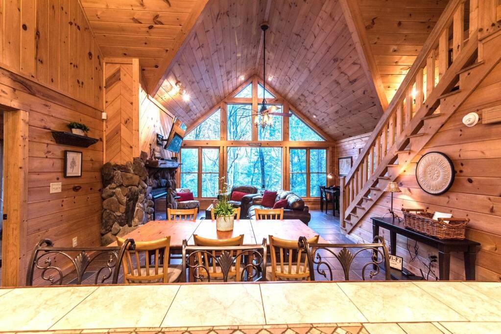 אלייז'ה Private Creekside Cabin+Hot Tub,Pool Table, & Pets מראה חיצוני תמונה