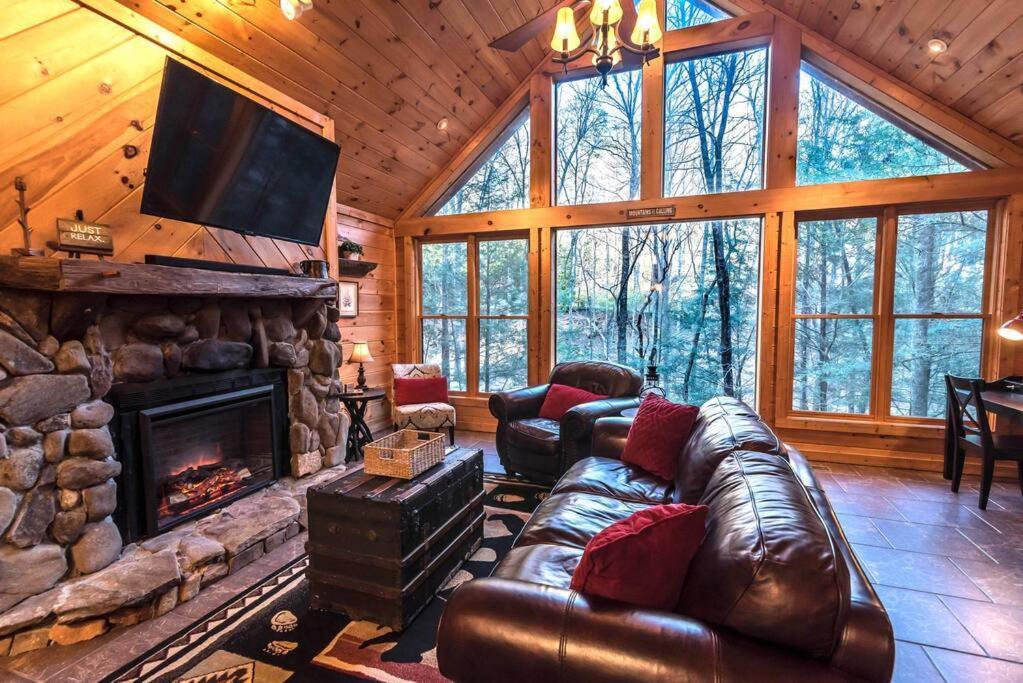 אלייז'ה Private Creekside Cabin+Hot Tub,Pool Table, & Pets מראה חיצוני תמונה